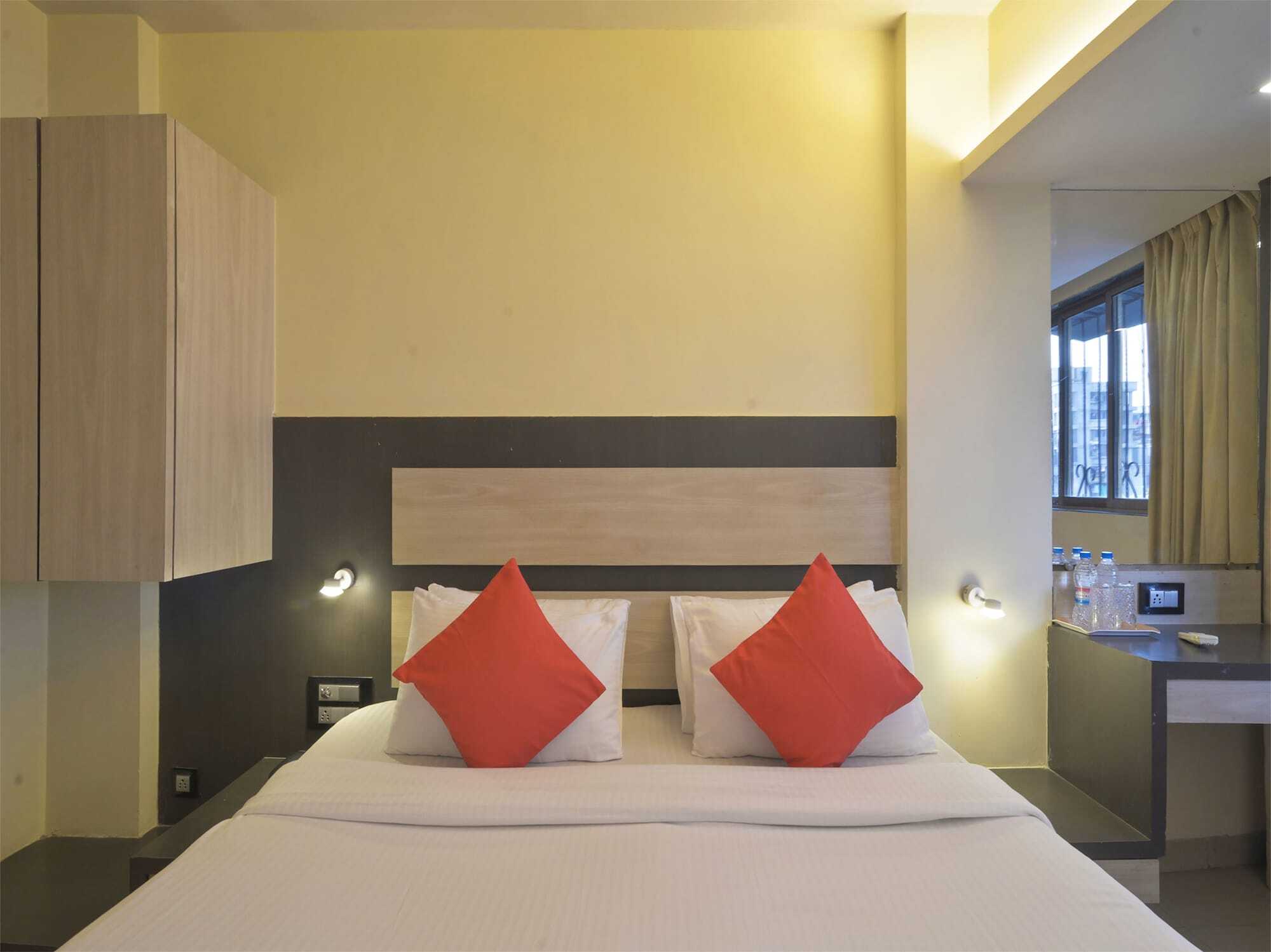 Oyo 3287 Hotel Mansarovar Navi Mumbai Exteriör bild